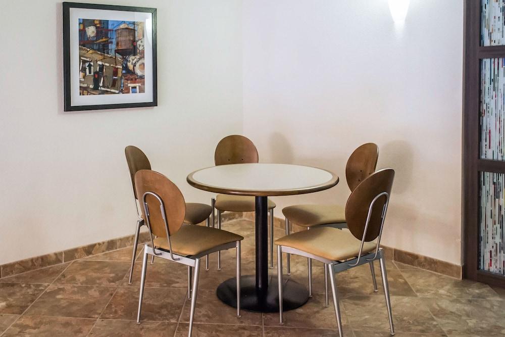Quality Inn Streetsboro Bagian luar foto
