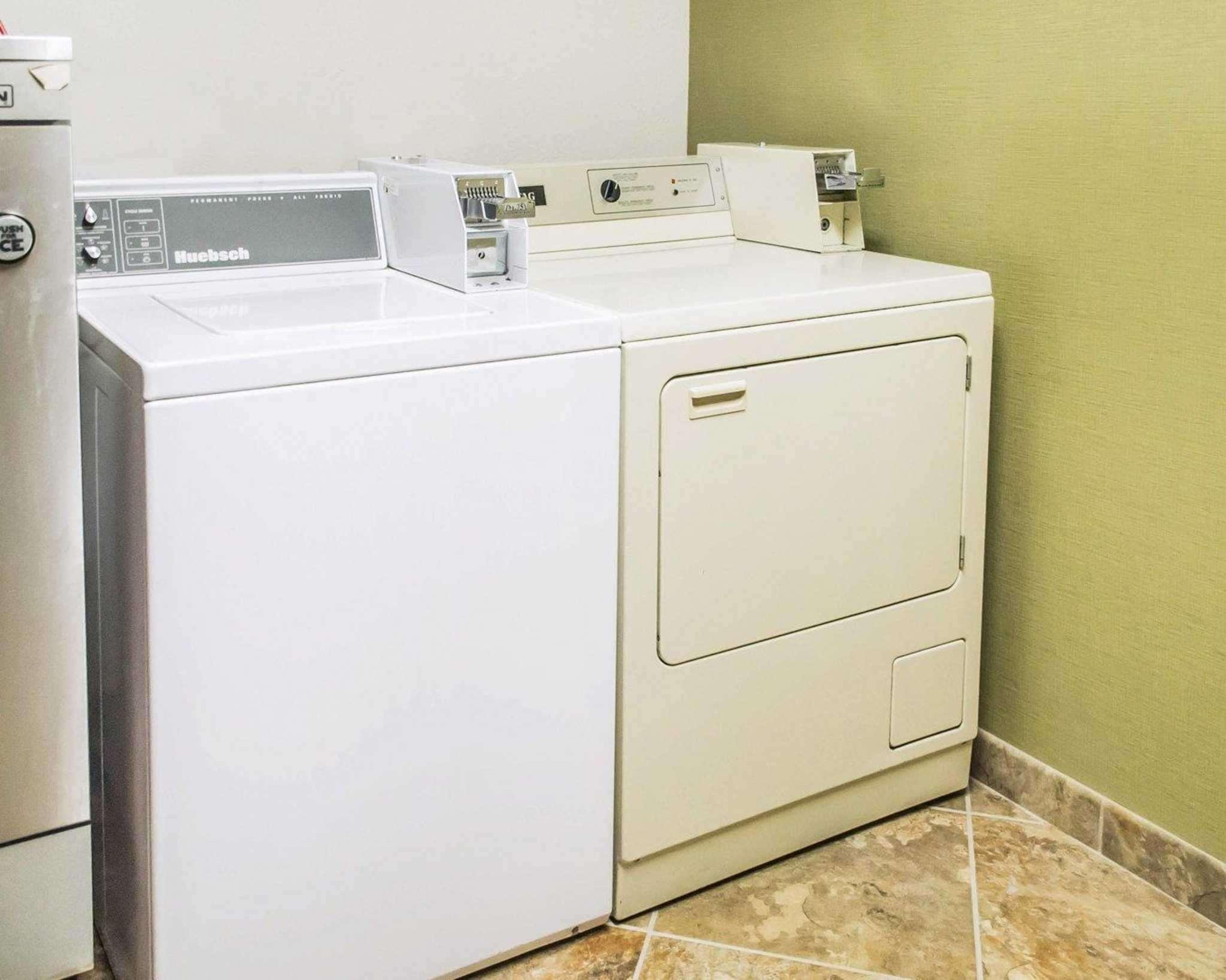 Quality Inn Streetsboro Bagian luar foto