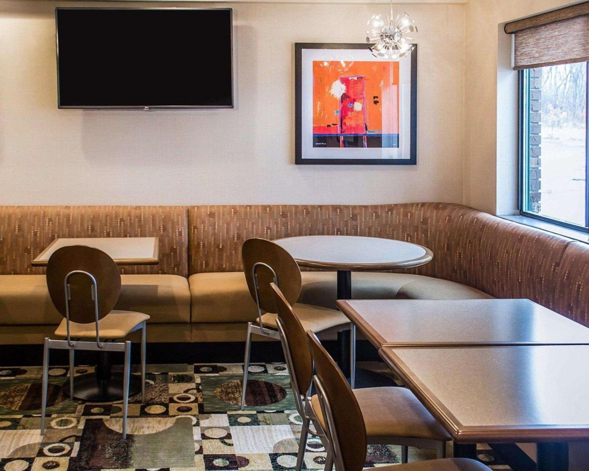Quality Inn Streetsboro Bagian luar foto
